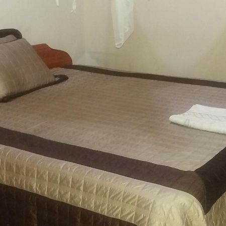 Kumunzi Backpackers Vandrarhem Lusaka Exteriör bild