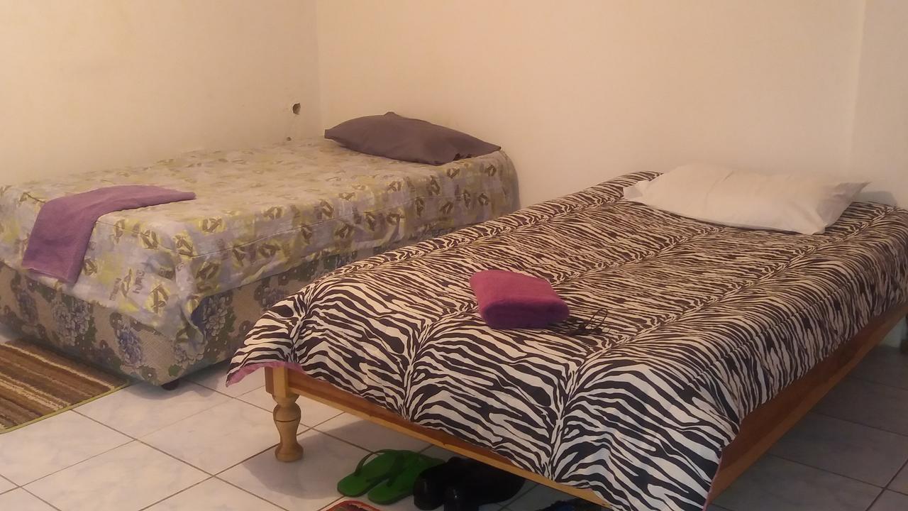 Kumunzi Backpackers Vandrarhem Lusaka Exteriör bild