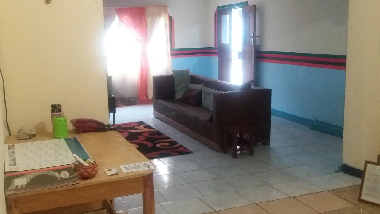 Kumunzi Backpackers Vandrarhem Lusaka Exteriör bild