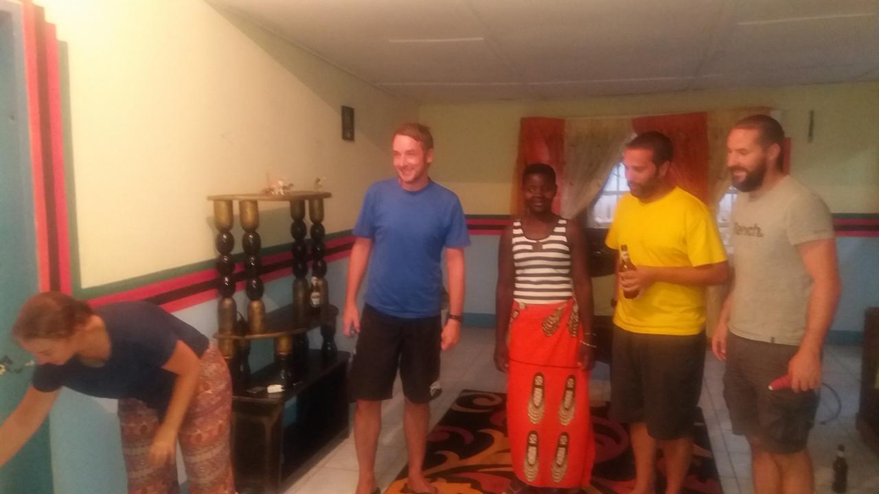 Kumunzi Backpackers Vandrarhem Lusaka Exteriör bild