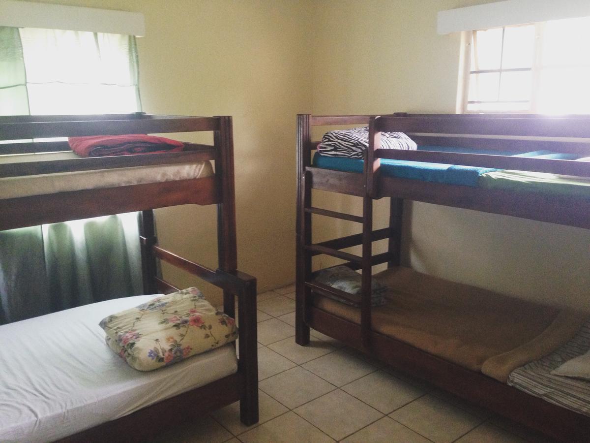 Kumunzi Backpackers Vandrarhem Lusaka Exteriör bild