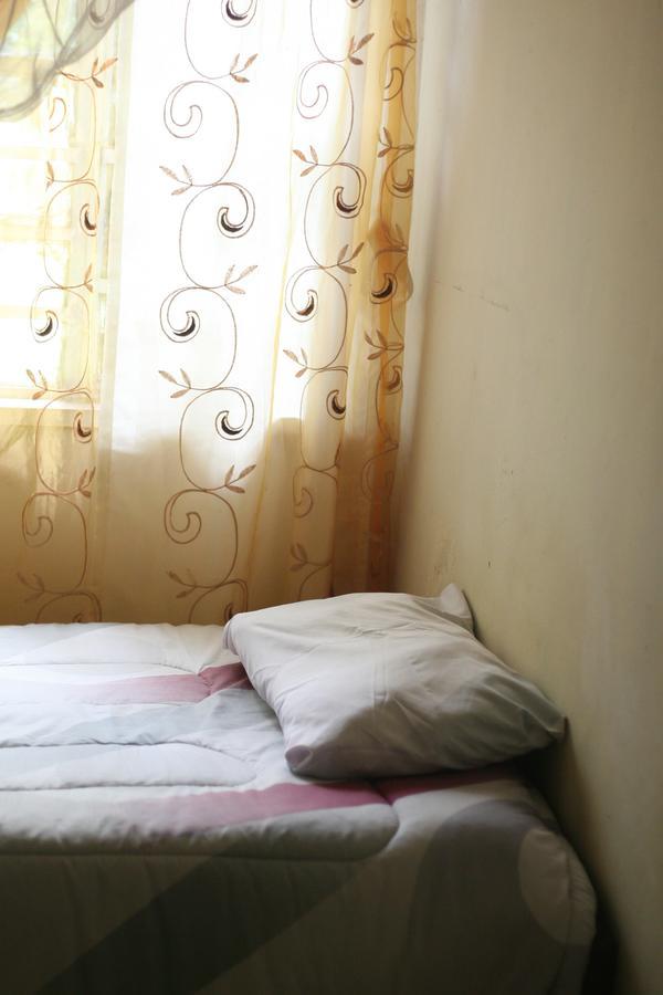 Kumunzi Backpackers Vandrarhem Lusaka Exteriör bild